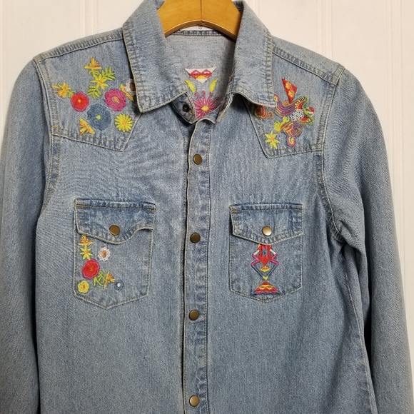 Free People Home Made Denim Shirt Wunderlust Embroidered Sz L - Picture 3 of 15